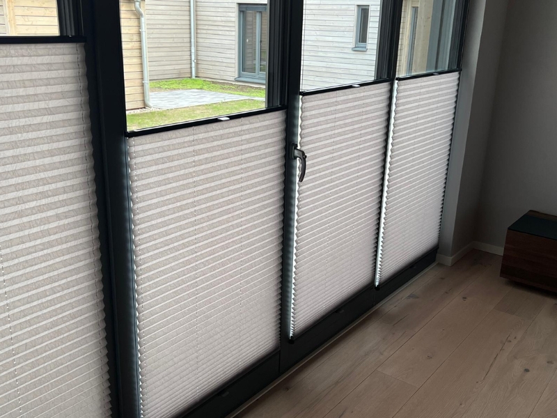 Sicht_und_Sonnenschutz_fuer_Zuhause_Boot